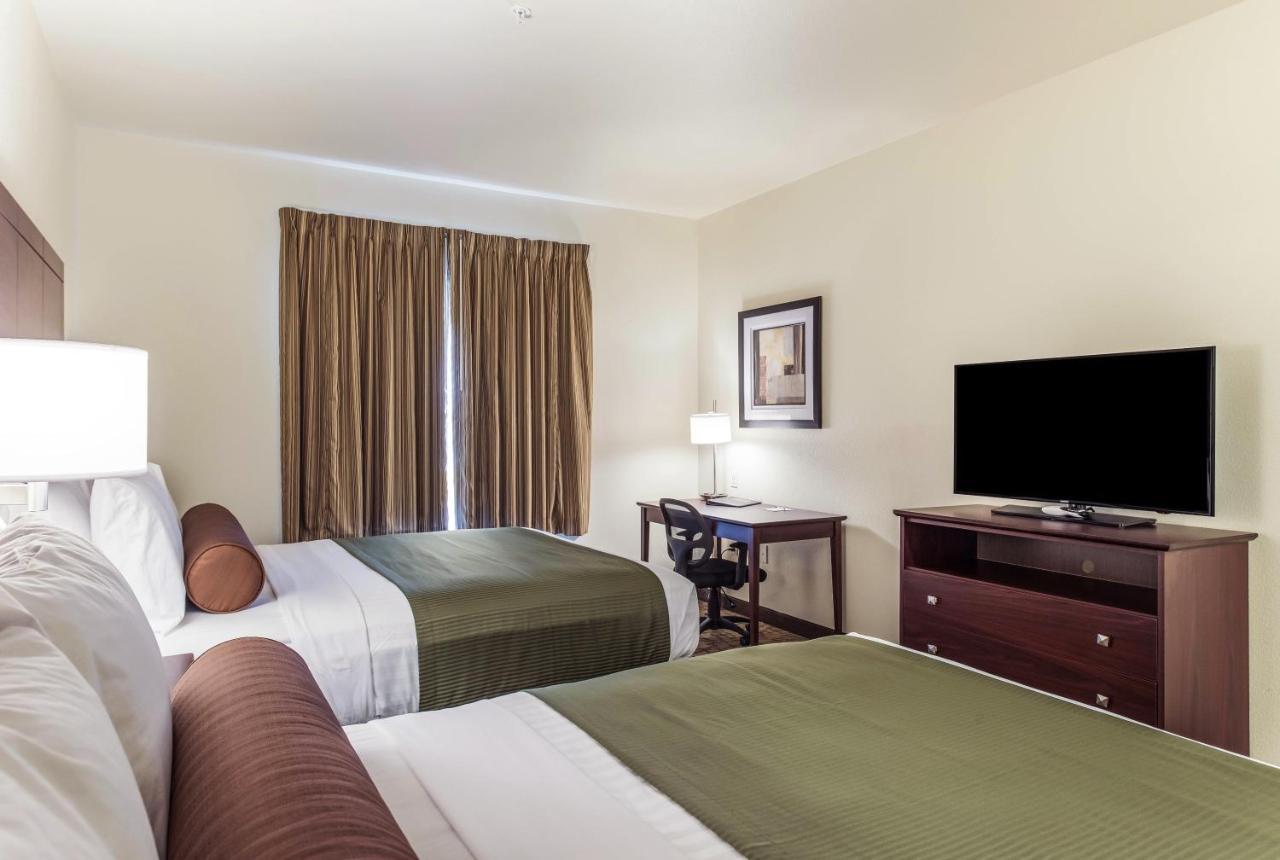 Cobblestone Hotel & Suites - Hutchinson Zewnętrze zdjęcie