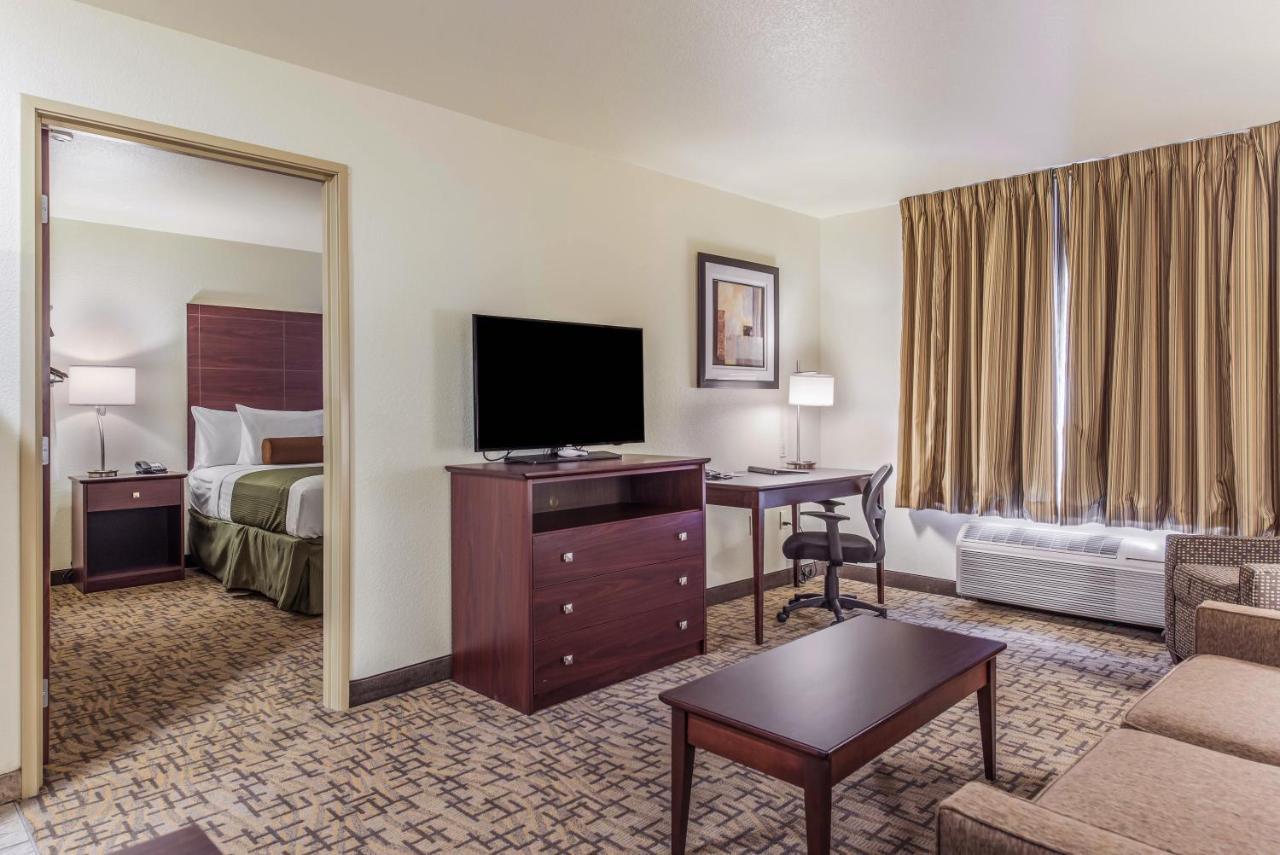 Cobblestone Hotel & Suites - Hutchinson Zewnętrze zdjęcie