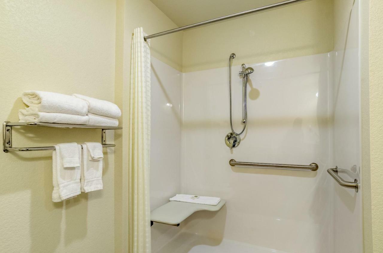 Cobblestone Hotel & Suites - Hutchinson Zewnętrze zdjęcie